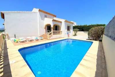 Image de Appartement dans une maison de vacances avec Wifi, piscine privée, climatisation, Tv, terrasse