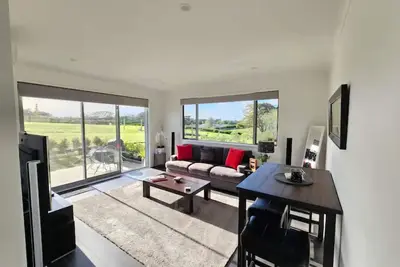 Image de Luxury Escape at Kumeu Wine & Wedding Country