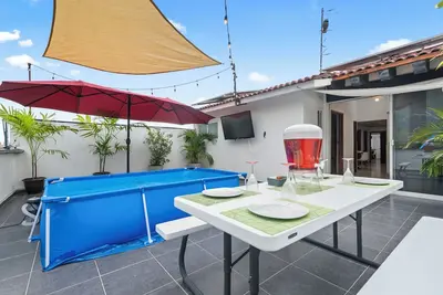 Image de Amazing Private Deck Apartment!