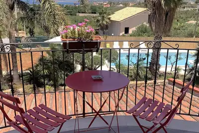 Image de Cozy facility with pool - 5 minutes from the beach!