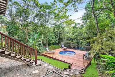 Image de Bindi Treehouse - Secluded Rainforest Pet Friendly Retreat in a Stunning Treehouse