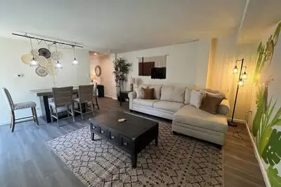 Image de Palm Court-Trendy and Block from Ocean Casino