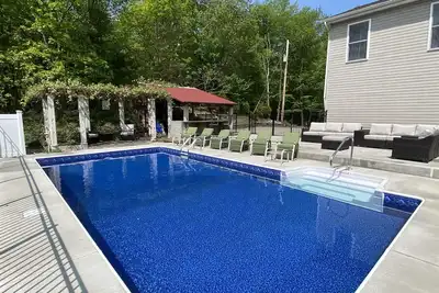 Image de Private heated pool. Camel beach. 6 bdr Secluded Villa in the heart of Pocono