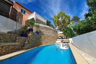 Image de Location Haut de villa sollies toucas Var avec piscine chauffée