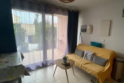 Image de App 4 pers, 200 m plage avec piscine et parking.