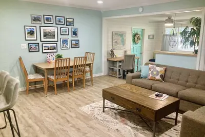 Image de Adorable & Relaxing Retreat, Updated w/ Fl Charm, Minutes to beach/downtown/park