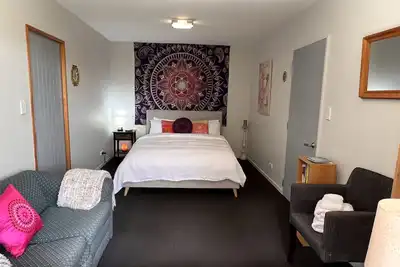 Image de 1 Bedroom Peaceful Space used for Wellness Retreats