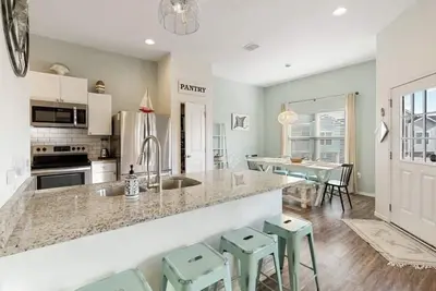 Image de Fun/ family pack coastal home with ocean bay view on upper deck.