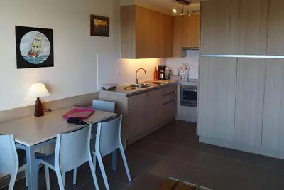 Image de Rez-de-chaussée avec terrasse, parking, animaux acceptés près de la mer
