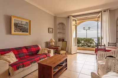 Image de Appartement au charme ancien face Ă la grande plage de Saint-Jean-de-Luz