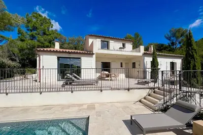 Image de Charming house. Sea view in Cavalaire