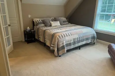 Image de Cozy modern apartment in a rural setting but 10 minutes from everything!