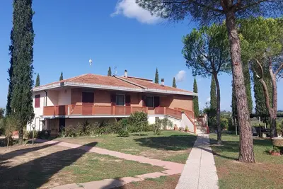 Image de Villa immersed in the Tuscan countryside half an hour from Siena and Florence