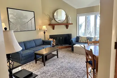 Image de Travelers' Rest--Your Wintergreen Retreat in the Center of it All!
