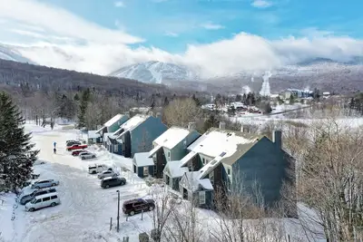 Image de 3br/2ba Whiffletree Condo - Close to Slopes. Shuttle and Discounted Ski Rentals.