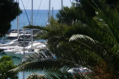 Image de Grand appart 66m2 bord mer clim face plage\/port max4\/5p piscine balcon face mer