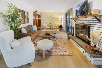 Image de Lakehouse w\/ Massive Yard & Fire Pit | Dog-friendly | Ithaca | Ridge Retreat #1