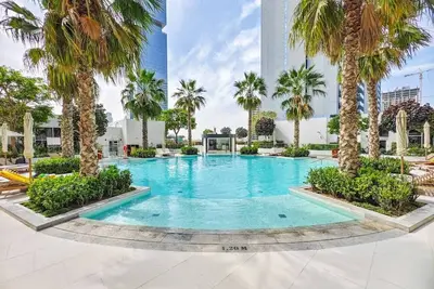 Image de Luxury Studio with Pool View in Vibrant Community