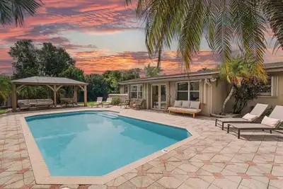 Image de Family Pool House Minutes to Beach & Pier