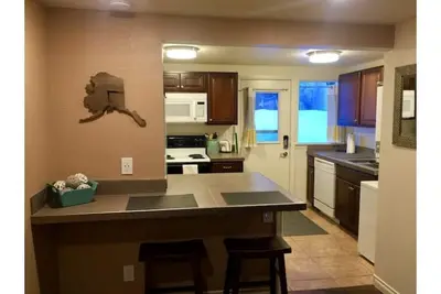 Image de Bootlegger Bungalow - Downtown Anchorage