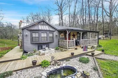 Image de A little piece of heaven! Rustic cabin with a pond