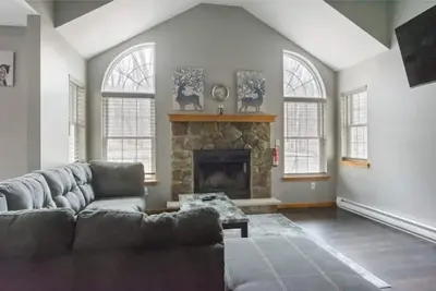 Image de Single Family Home - Close to water & Ski - 3br