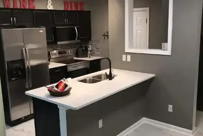 Image de Convenient 4 min drive to ocean view!