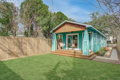 Image de Guest Suite with King Bed in the Heights!