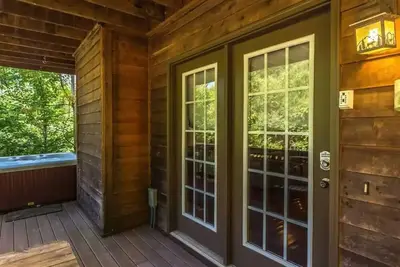 Image de Private/Cozy Gatlinburg Cabin with a Private Hot Tub! Minutes from Pigeon Forge!