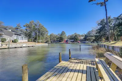 Image de Waterfront Pine Knoll Shores Gem w/ Boat Dock