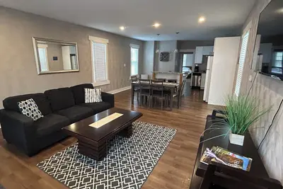 Image de Updated House - Pets - Close to Westmoreland Hospital