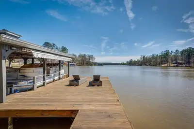 Image de Quiet Lakefront Eatonton House w/ Boat Dock!