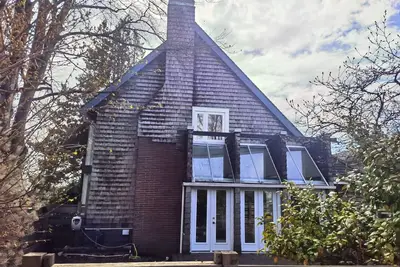 Image de Sunny and cozy art-house