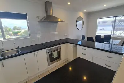 Image de Cranbourne Court 3 Bedroom Beach Side Apartment
