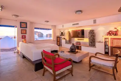 Amazing Ocean Front Villa, Lovely Ocean Views, Pool