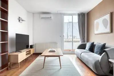 Image de Roomy Antiga Esquerra de l'Eixample 1br w/ Balcony, by Blueground
