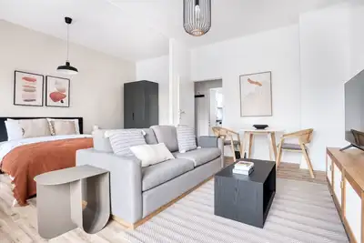 Image de Classic Charlottenburg 1br nr Hubertussee, by Blueground