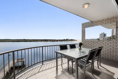 Image de Wharf Lodge 2 Bedroom River View Apartment