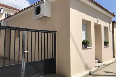 Image de Legacy House at the Square, Beaches /Boat excursions 5-25 min away