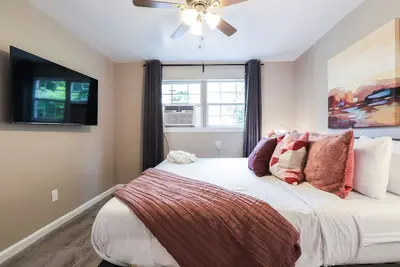 Image de Your Montrose Marshal! Sleeps 16, 8br, 8ba, 8pa