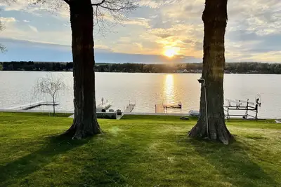 Image de Remodeled Lakehouse on Silver Lake