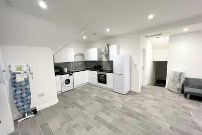 Spacious 3-Bed Apartment in London