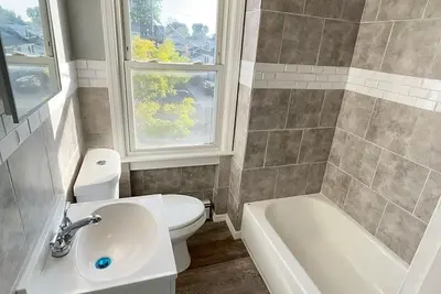 Image de Cozy home in Bradley Park, within 3 minutes from the beach!