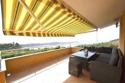 Image de Appartement de trois chambres avec la terrasse et la vue sur le mer Omisalj, Krk (A-20617-b)