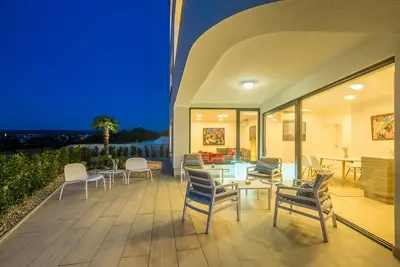 Image de Appartement de deux chambres avec la terrasse Vantacici, Krk (A-20621-a)