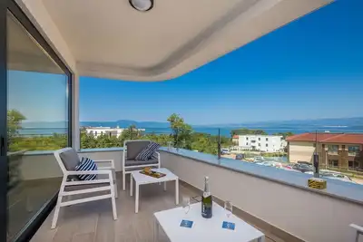 Image de Appartement de deux chambres avec la terrasse et la vue sur le mer Vantacici, Krk (A-20621-b)