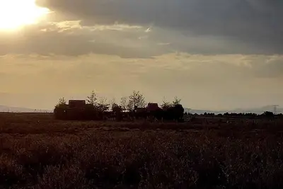 Cozy Rustic Cottages with views of Mt. Lonogonot, Naivasha, Kenya