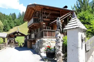 Image de Ferienhaus für 7 Gäste mit 90m² in Mayrhofen