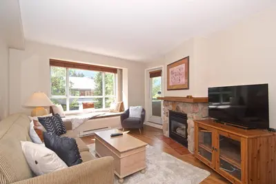 Image de Eagle Lodge Village 2 bedroom condo, steps to Village, shops and restaurants