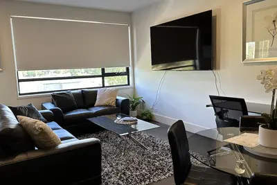Image de Kingston Foreshore 1 Br Apartment, Views, Parking
